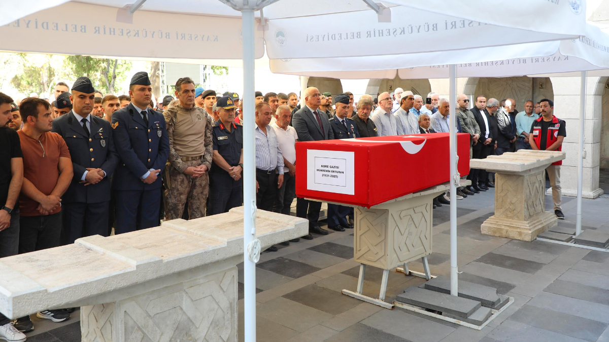 Kore gazisi Mükremin Erturan, Kayseri’de son yolculuğuna uğurlandı Kore gazisi Mükremin Erturan, Kayseri’de son yolculuğuna uğurlandı
