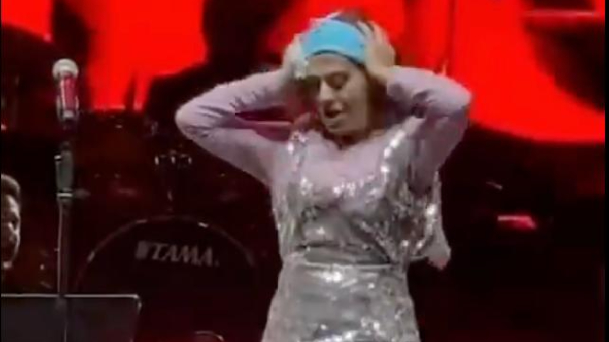 Yıldız Tilbe sahne performansıyla beğeni topladı: Meşhur dansını sergiledi Yıldız Tilbe sahne performansıyla beğeni topladı: Meşhur dansını sergiledi