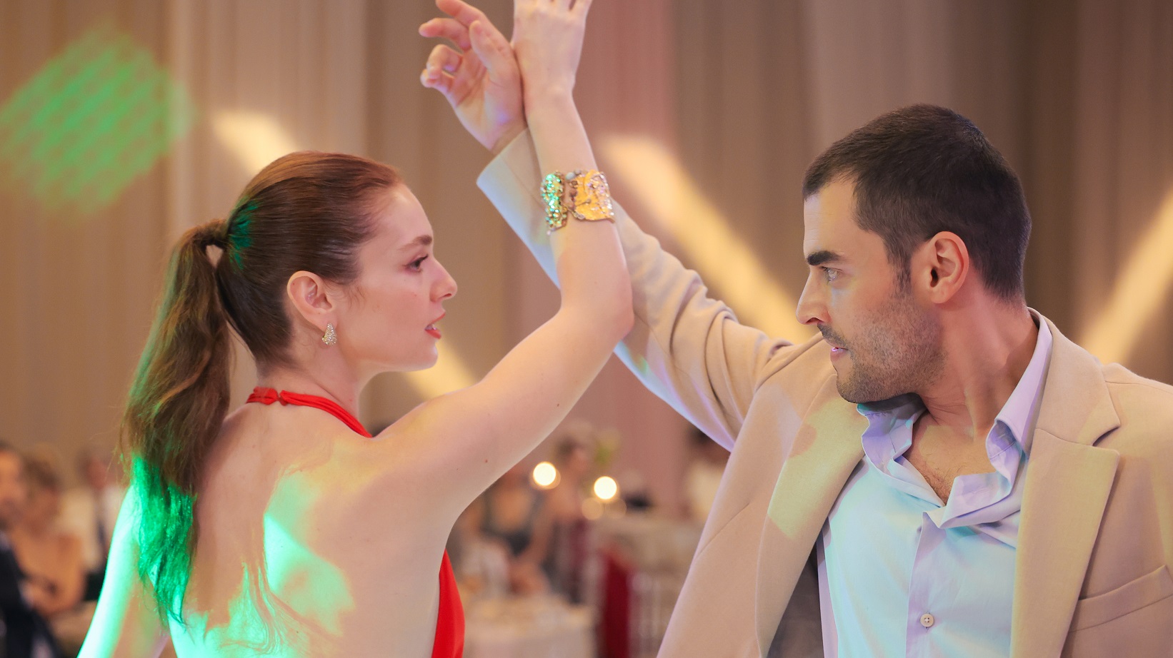 Veliaht 3. Bölümde Doğu Kapı ve Muharrem Kaptan ortak oldu! Yusuf düğünde Timur’u gördü! Veliaht 3. Bölümde Doğu Kapı ve Muharrem Kaptan ortak oldu! Yusuf düğünde Timur’u gördü!