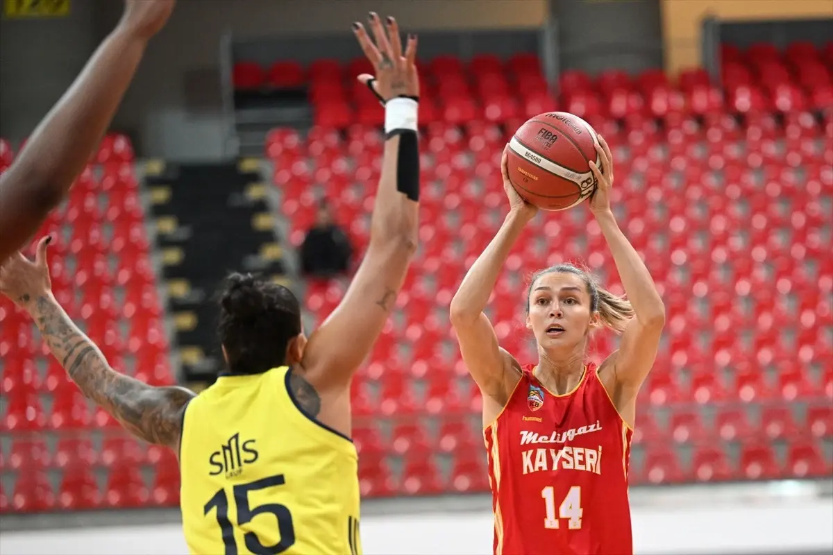 Fenerbahçe Opet, Erciyes Kupası’nda Melikgazi’yi mağlup etti Fenerbahçe Opet, Erciyes Kupası’nda Melikgazi’yi mağlup etti