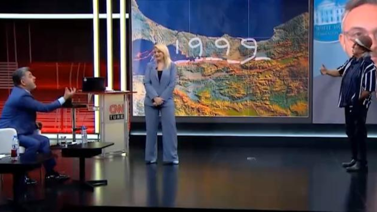 Prof. Dr. Şener Üşümezsoy canlı yayında sinirlendi: Yahu yeter be Prof. Dr. Şener Üşümezsoy canlı yayında sinirlendi: Yahu yeter be