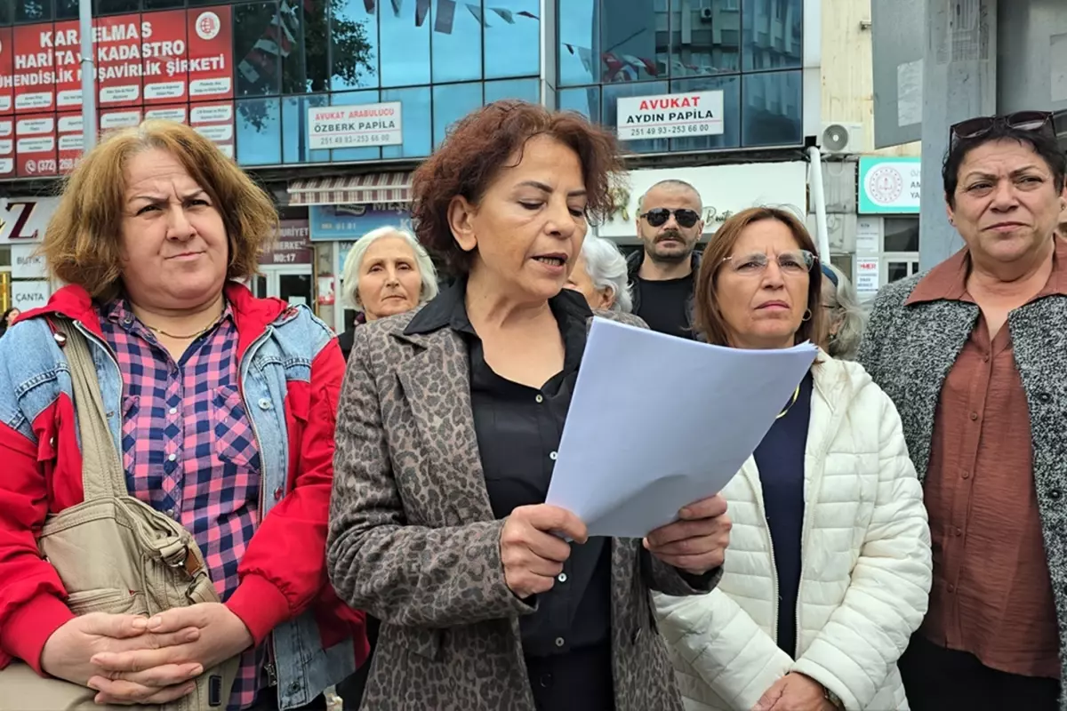 CHP Zonguldak Merkez İlçe Kadın Kolları Başkanı Sekme ve 9 yönetici istifa etti
