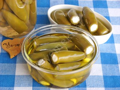 Peynir Dolgulu Kiraz Biberi Turşusu Peynir Dolgulu Kiraz Biberi Turşusu