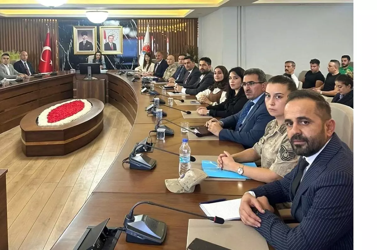 Kadına Yönelik Şiddetle Mücadele Toplantısı Şırnak’ta Gerçekleştirildi Kadına Yönelik Şiddetle Mücadele Toplantısı Şırnak’ta Gerçekleştirildi