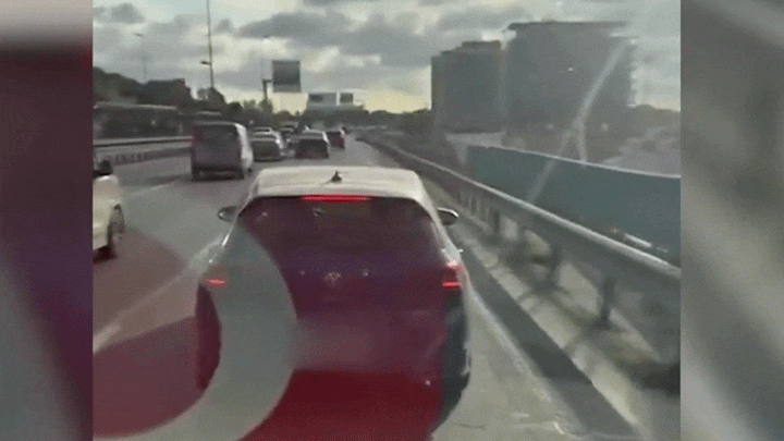 Şişli’de ambulansa yol vermeyen sürücü tepki çekmişti! Bakan Yerlikaya yakalandığını duyurdu: ‘Sizce bu ceza caydırıcı olur mu?’ Şişli’de ambulansa yol vermeyen sürücü tepki çekmişti! Bakan Yerlikaya yakalandığını duyurdu: ‘Sizce bu ceza caydırıcı olur mu?’