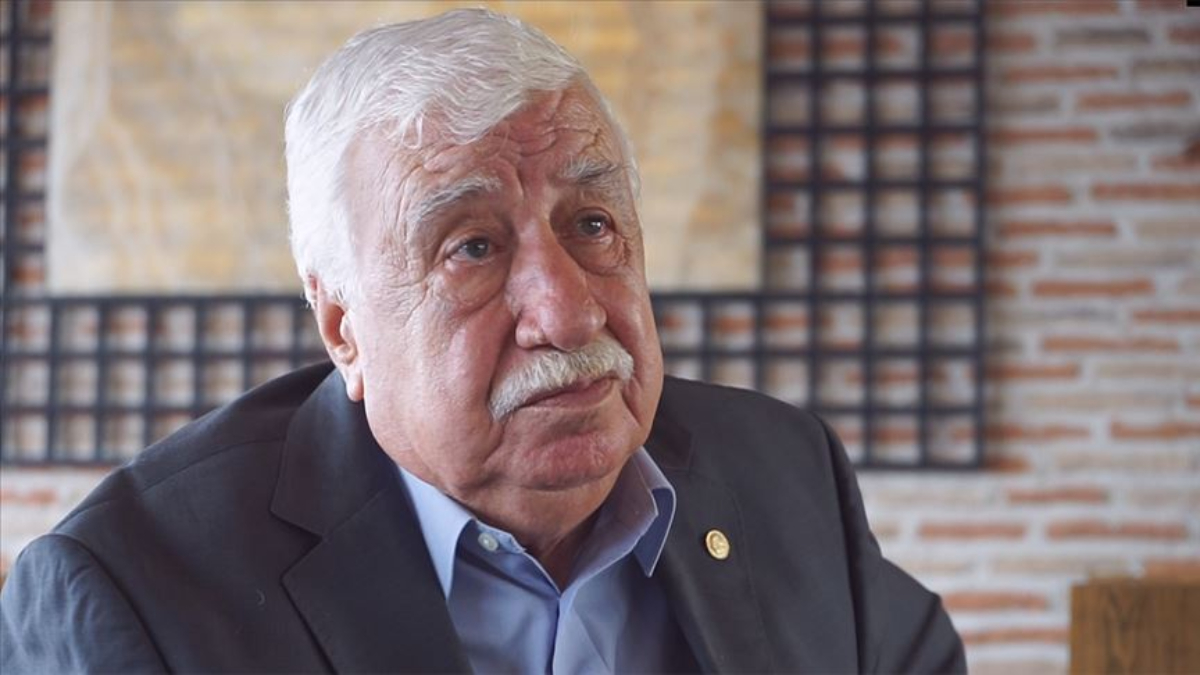 Tiyatro ve sinemanın duayeni Ahmet Gülhan 85 yaşında vefat…