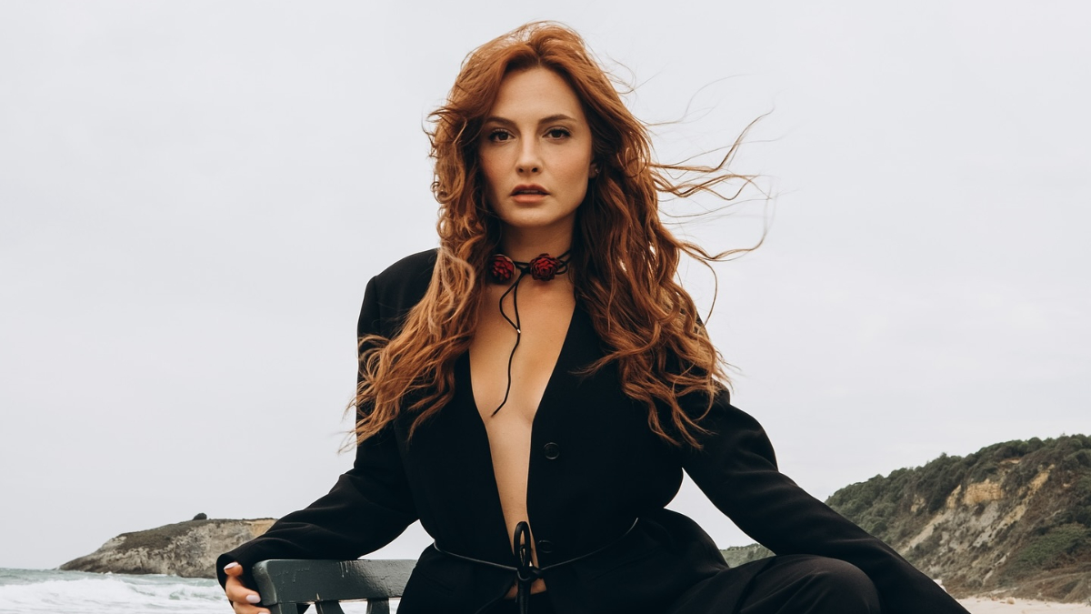 Başak Gümülcinelioğlu, Oğlunu Kucağına Aldı