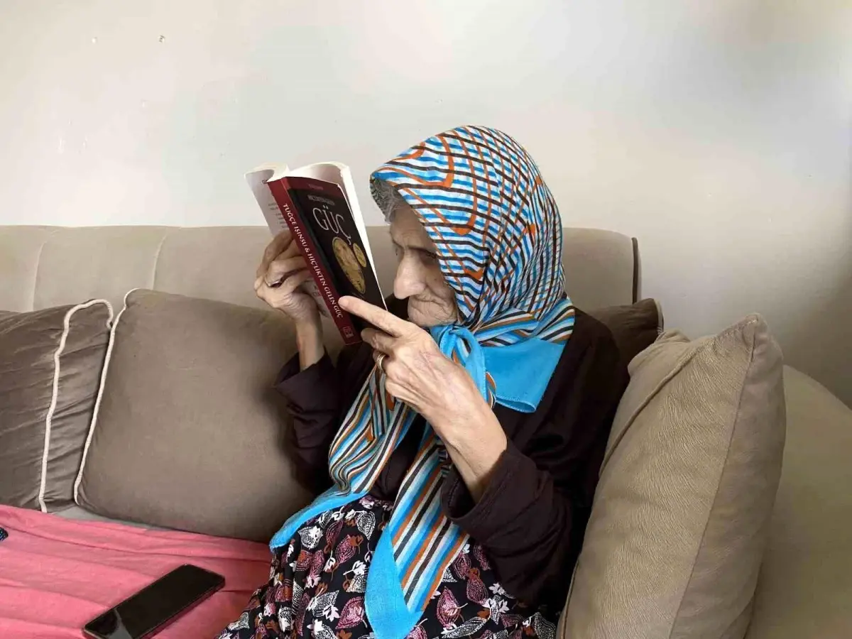 Görme Engeline Rağmen Okumaktan ve Üretmekten Vazgeçmiyor